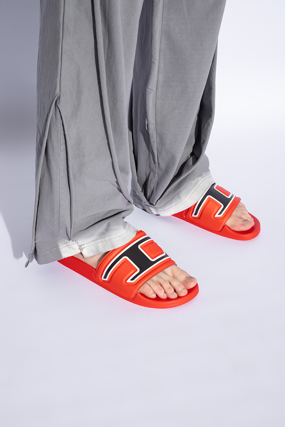Red 'SA - Pèpè two-tone buckle shoes - SchaferandweinerShops